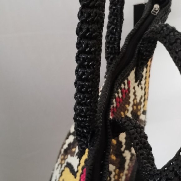 YVETTE'S LARGE STRAW BOHO SHOULDER/ HAND BAG W/ STRAP. - Picture 9 of 9